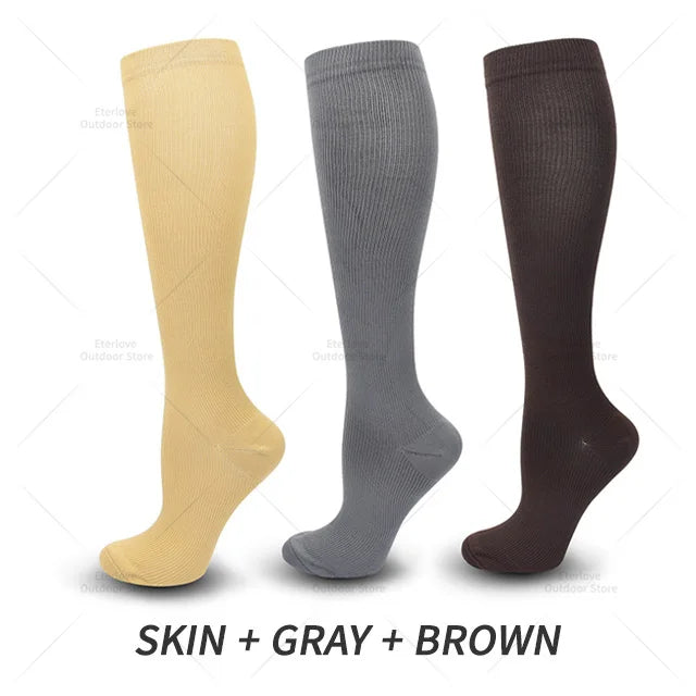 Verbeter je circulatie met deze kniehoge compressiesokken (3 paar) voor sport.