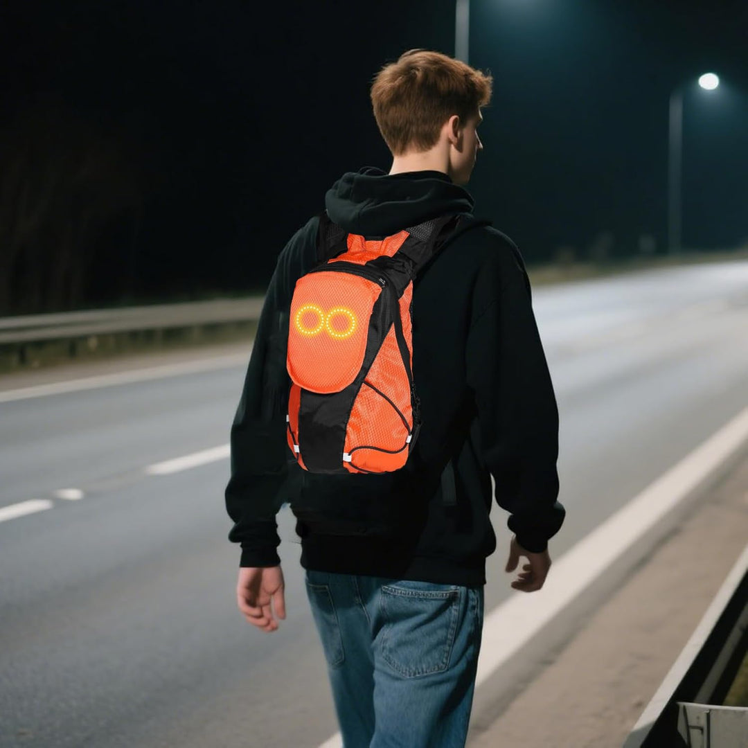 Lumaro veiligheidstas: LED motorrugzak voor optimale zichtbaarheid en bescherming bij nachtrijden.