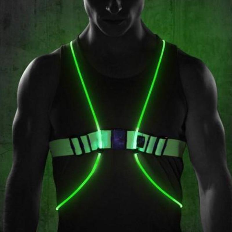 Unisex LED veiligheidsvest met reflectie voor hardlopen, fietsen en nachtsport. Verhoogt zichtbaarheid.