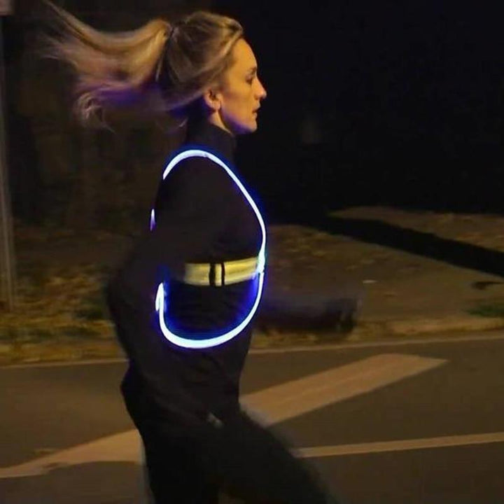 Lichtgewicht en verstelbaar reflecterend veiligheidsvest met knipperende LED's voor fietsers en hardlopers.