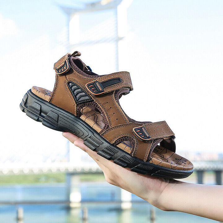 Ultiem voetcomfort met deze unisex sandalen, voorzien van ondersteuning en klittenband voor een fijne pasvorm.