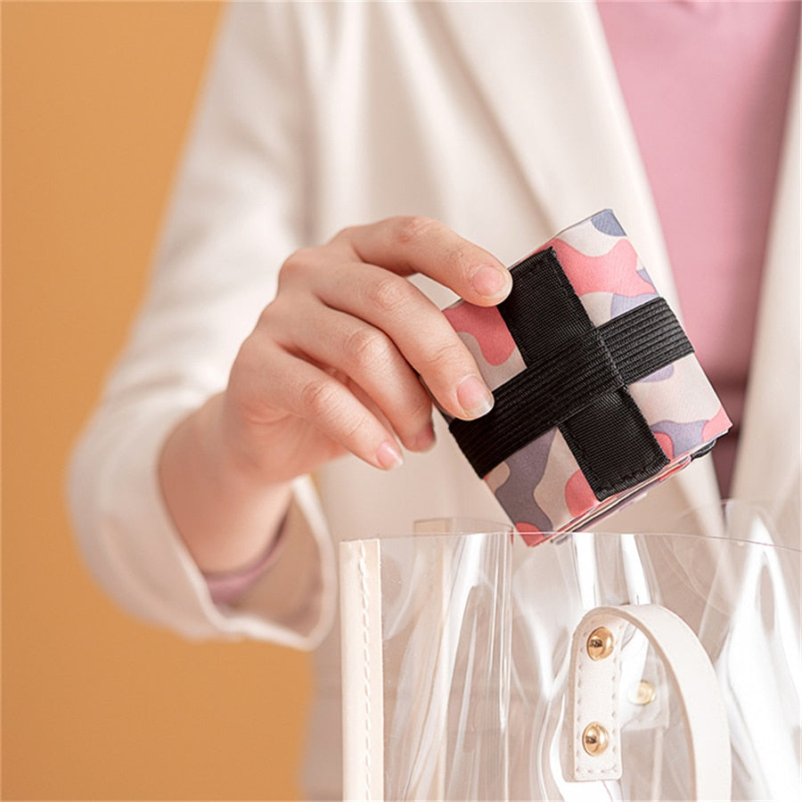 Compacte, milieuvriendelijke opvouwbare tas, unisex en ideaal als draagbare boodschappentas.