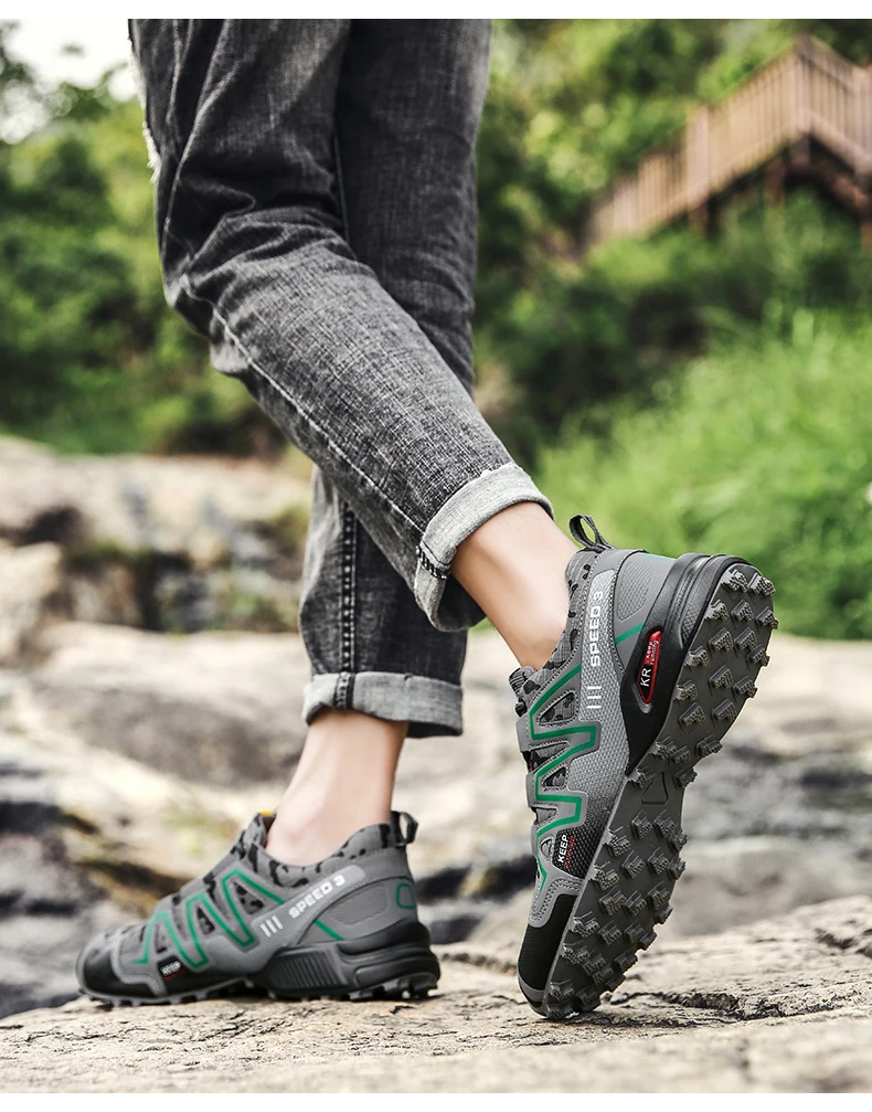 TerraGrip unisex orthopedische hardloopschoen en wandelschoen in donkergrijs, met ademend bovenmateriaal en antislipzool voor outdoorcomfort.