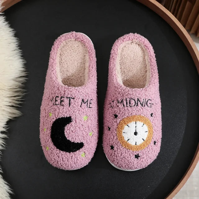 Swiftie pantoffels unisex. Zachte en warme binnenslippers voor dames en heren, met Swiftie design.