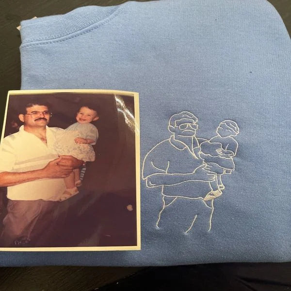 Persoonlijk unisex sweatshirt met geborduurde foto; een uniek cadeau voor Moederdag of dierbare herinneringen.