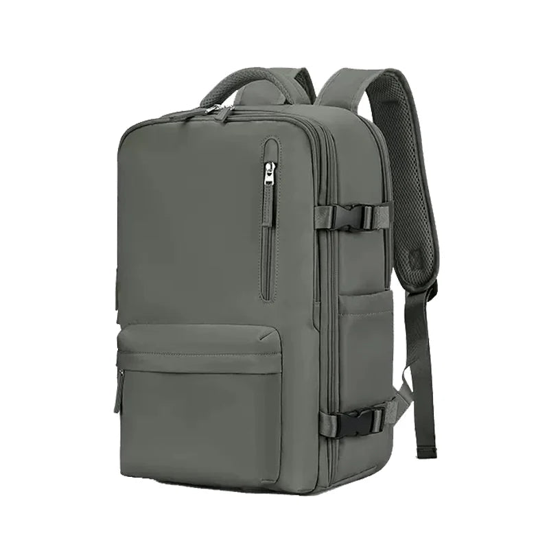Binnenaanzicht van de georganiseerde compartimenten van de TrailSafe Pro rugzak, perfect voor al je benodigdheden.