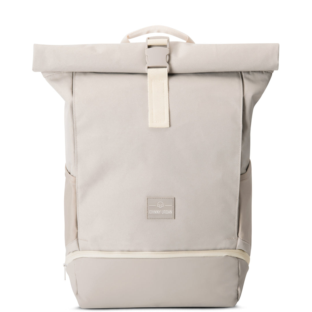 Achterkant van de UrbanFlow rolltop rugzak met ergonomische schouderbanden voor comfort.