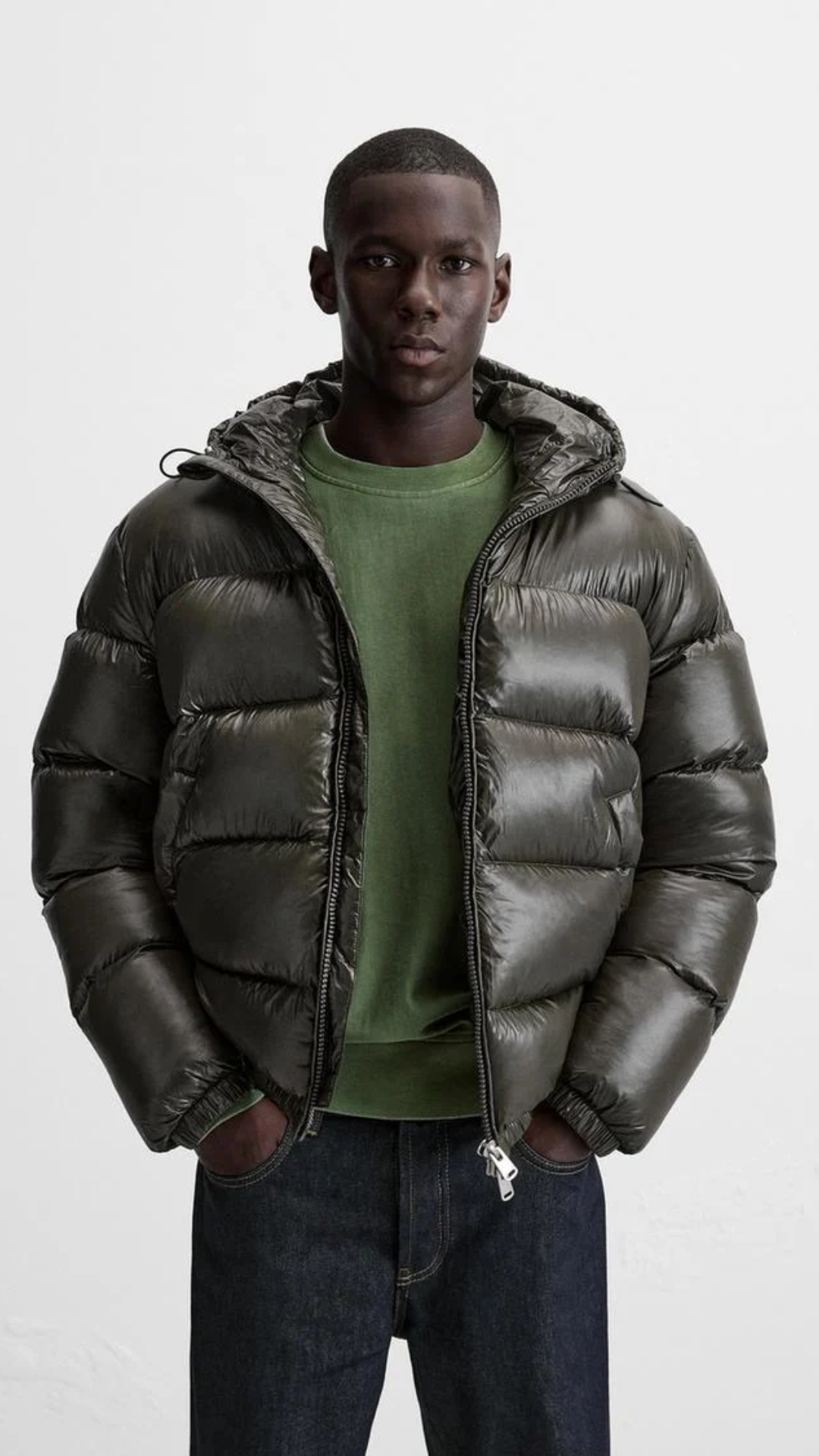 Warm pufferjack in unisex design, perfecte lichtgewicht winterjas voor koude outdoor avonturen.