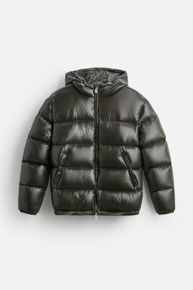 Dit stijlvolle, lichtgewicht unisex pufferjack is de ultieme warme winterjas voor koude casual dagen.