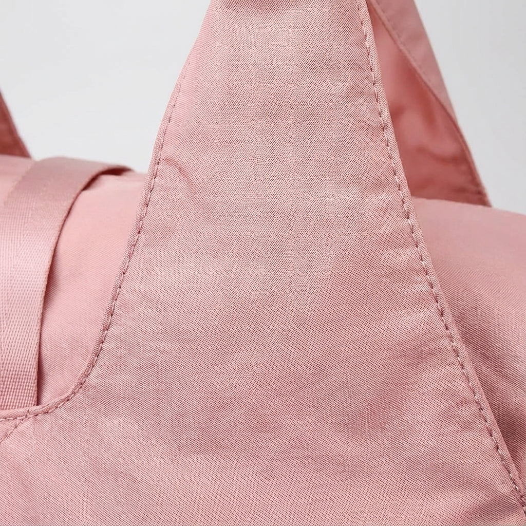 Sterke unisex duffelbag voor yoga. Waterafstotend met geventileerd schoenenvak. Perfect voor sport en vrije tijd.