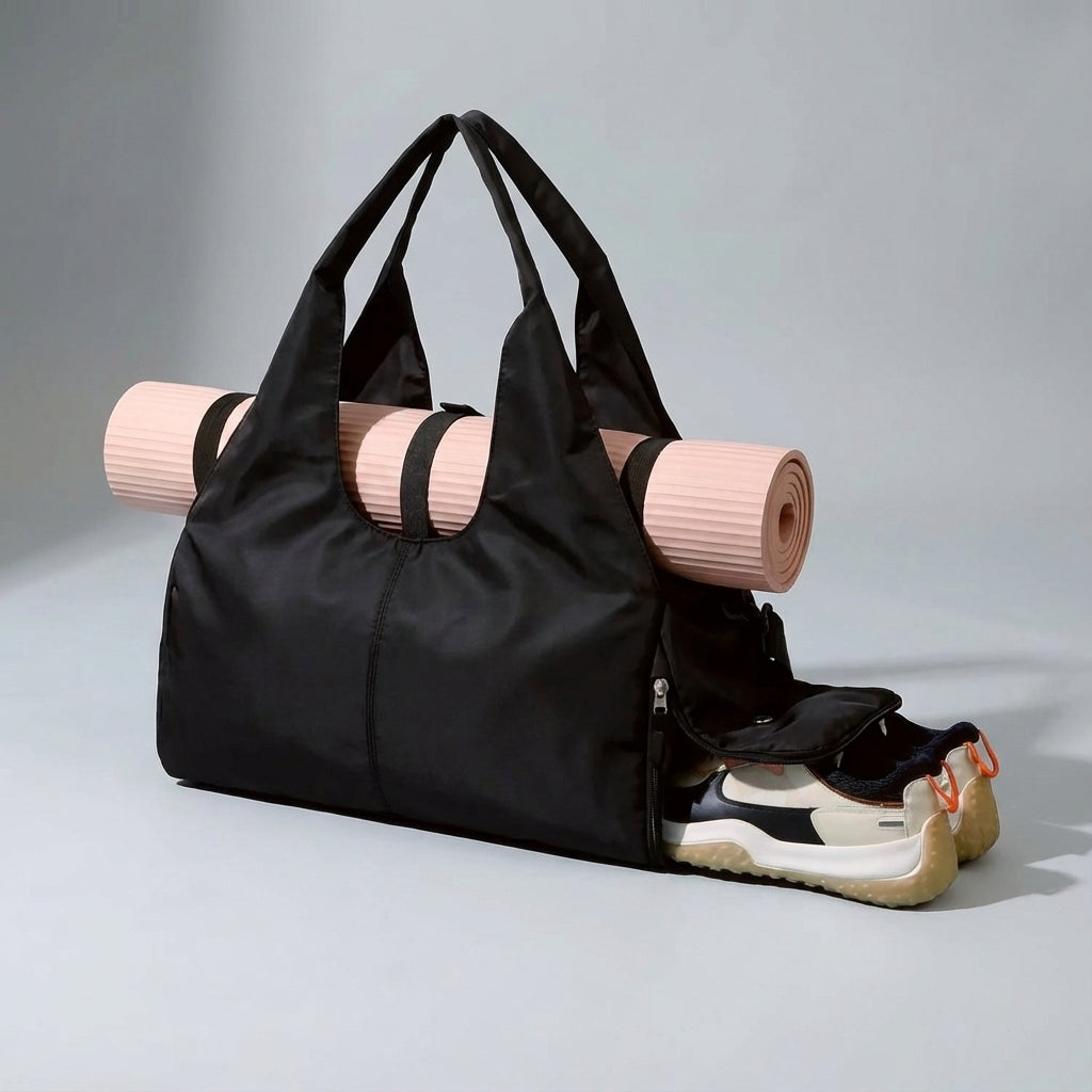 Veelzijdige unisex sporttas, waterafstotend, met handig schoenenvak voor yoga, gym of korte reizen. Praktisch.