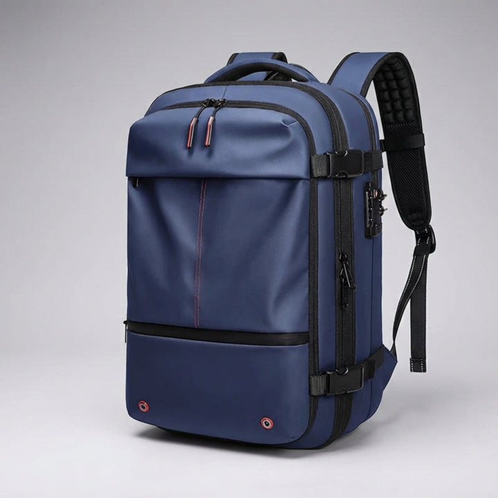 Close-up van het compressiesysteem op de waterdichte reisrugzak voor maximale bagage compactheid.