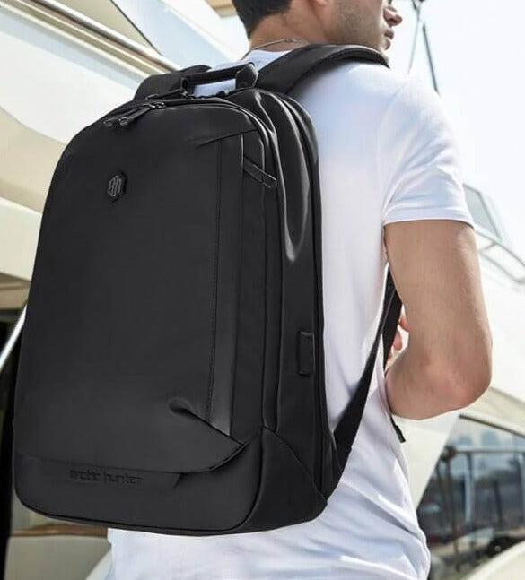 Unisex waterdichte rugzak met meerdere vakken, ideaal voor reizen, wandelen & dagelijks gebruik.