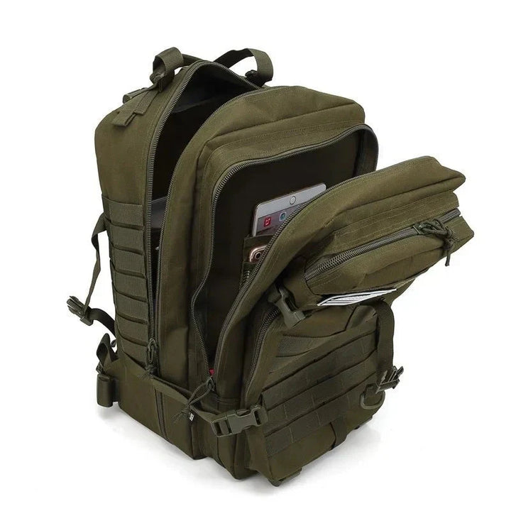 Waterdichte 50L tactische rugzak, geschikt voor kamperen, wandelen en buitensporten.