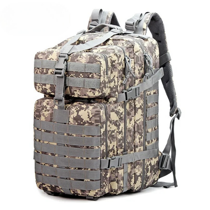 Duurzame 50 liter tactische backpack, ideaal voor wandelen, reizen en camping activiteiten.