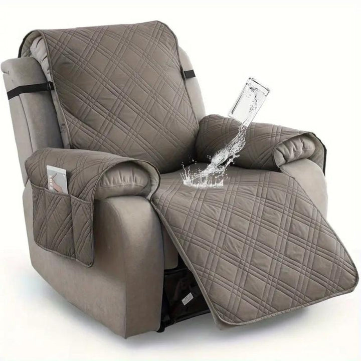 Stijlvolle waterafstotende relaxstoelhoes, vlekbestendig en modern voor een fris interieur in de woonkamer.