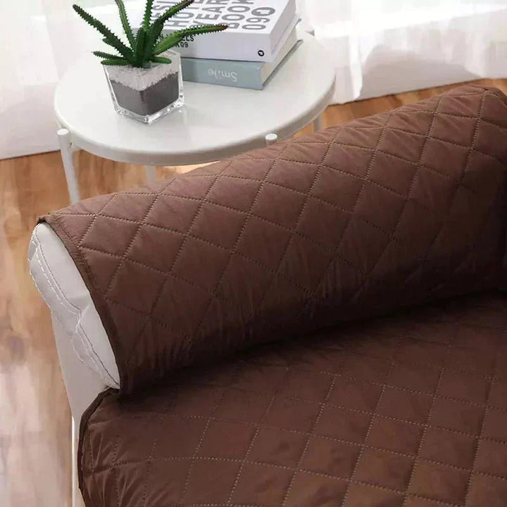 Bordeauxrode FlexCover fauteuilhoes, elastisch en zacht, voor een warme sfeer in de woonkamer.