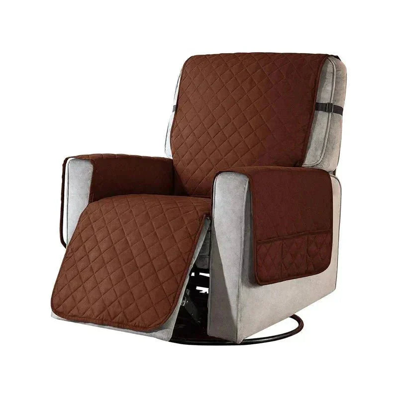 Lichtgrijze FlexCover fauteuilhoes, zacht en universeel, met opbergvakken voor uw favoriete spullen.