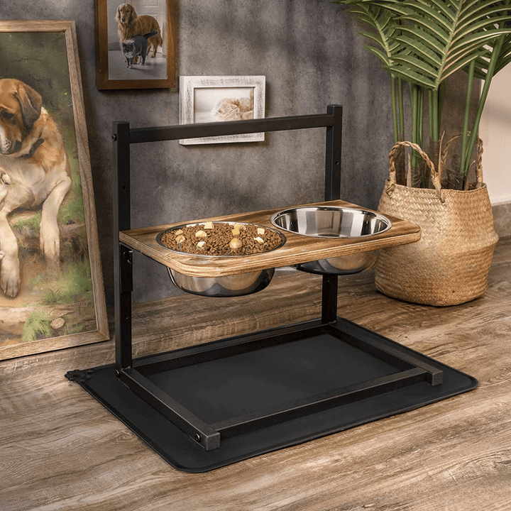 Verhoogd honden voederstation SnackHaven, comfortabel en ergonomisch met RVS voer- en waterbakken.