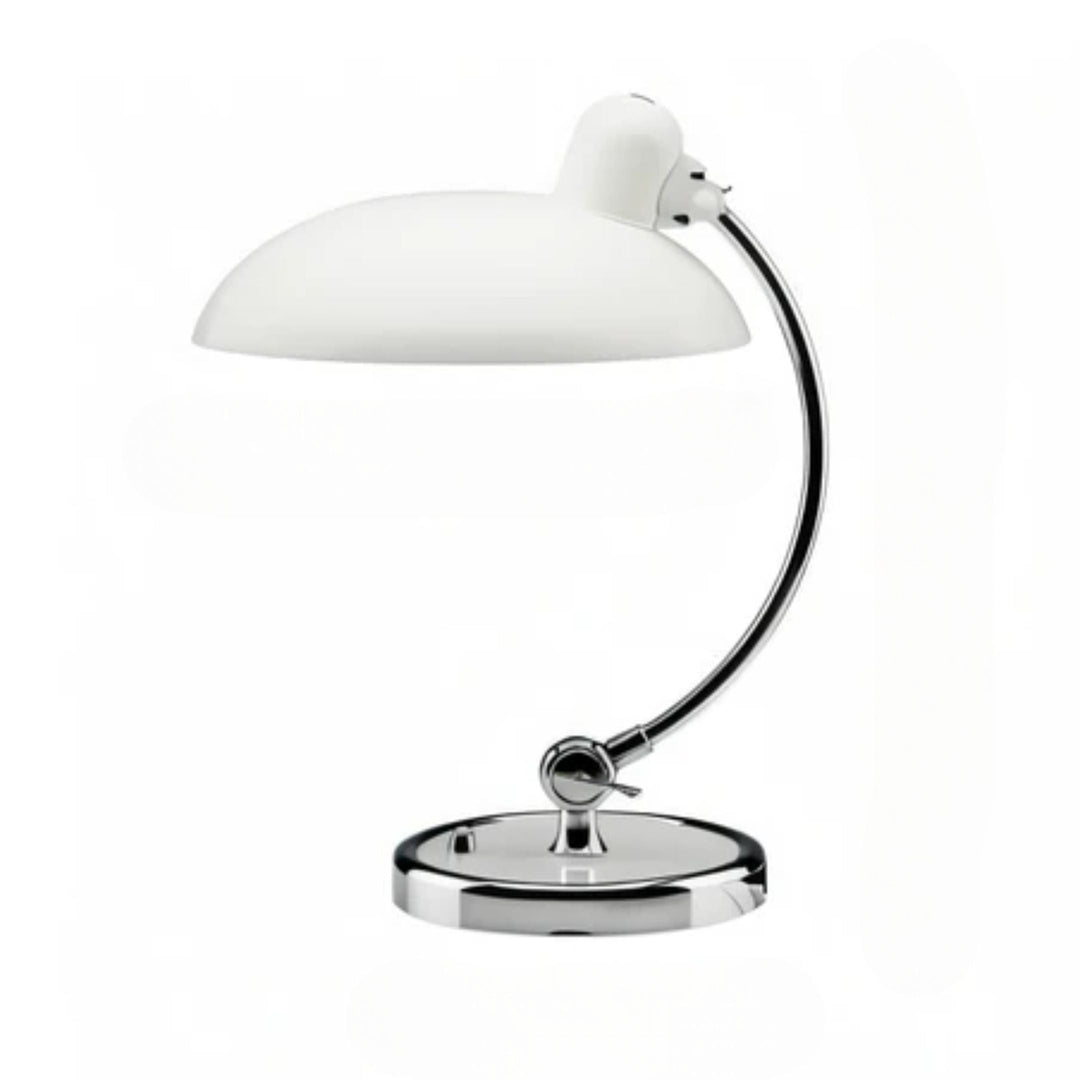 Vintage stijl verstelbare ijzeren bureaulamp met warm licht en retro design, ideaal om te lezen en te werken.