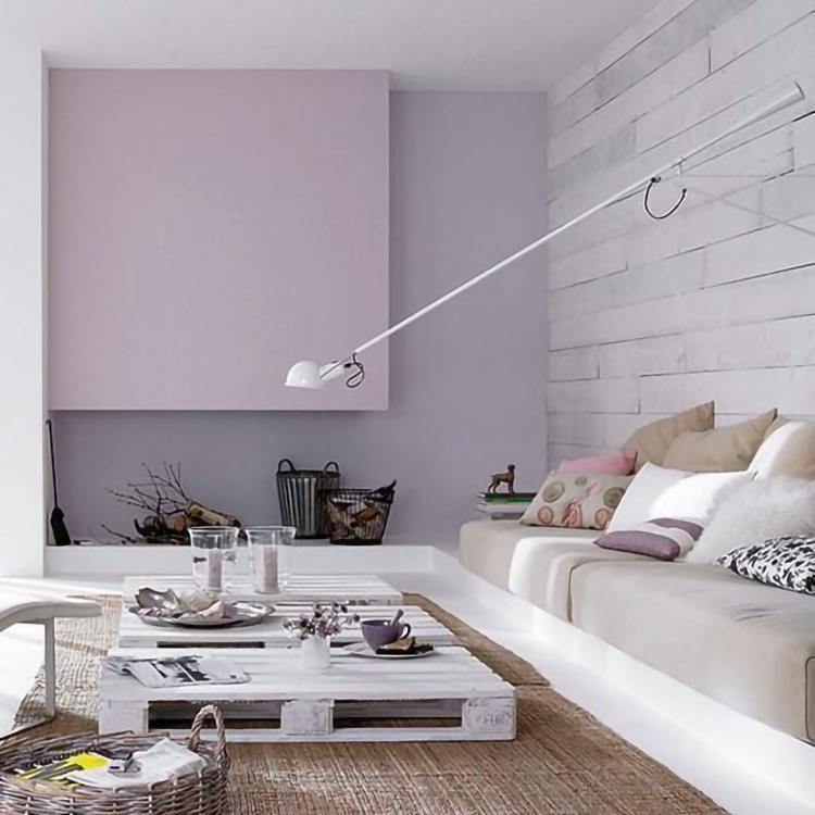 Verstelbare wandlamp 265 met aluminium kap en metalen frame in zwart of wit, ideaal voor grote interieurs.