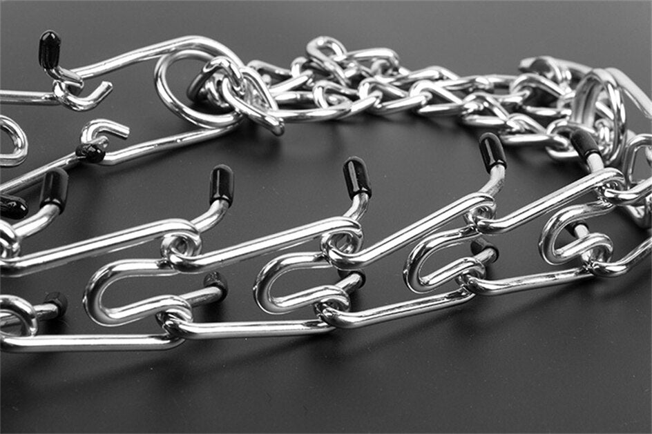 Verstelbare hondentrainingshalsband met rubberen pinnen, ideaal voor anti-trek training