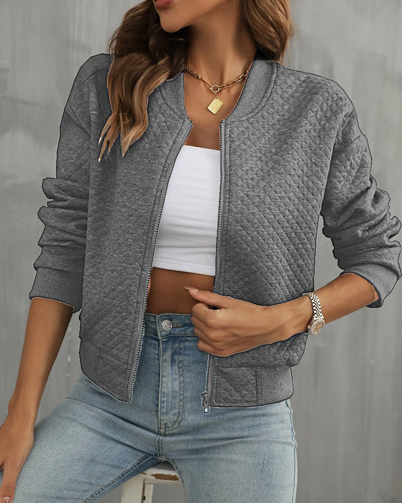 Veelzijdig dames zomerbomberjack, vooraanzicht, strakke lijnen, elegant design, ideaal voor koele zomeravonden.