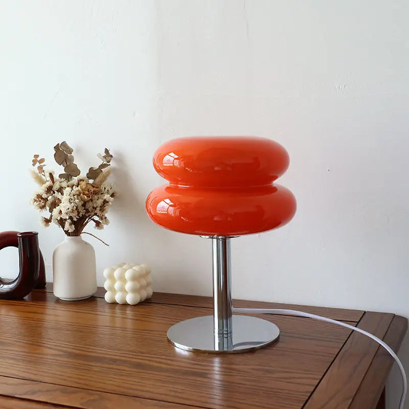 Vintage Bauhaus tafellamp, jaren '60 design, beige geel, 29,5 cm hoog, voor stijlvolle binnenverlichting