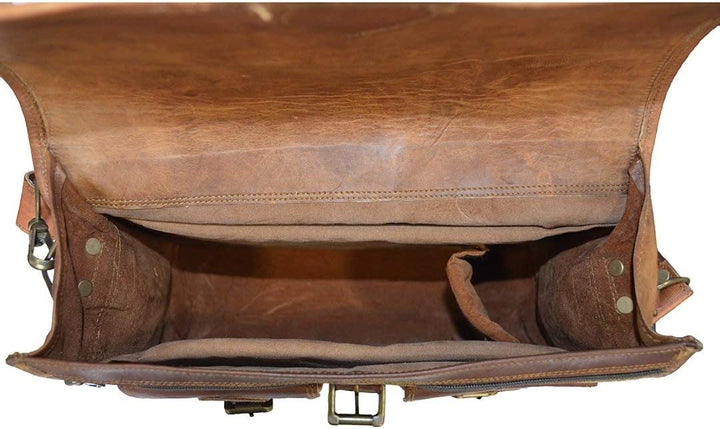 Unieke vintage geitenleren schoudertas met verstelbare riem, ideaal als zakelijke of casual crossbody tas.