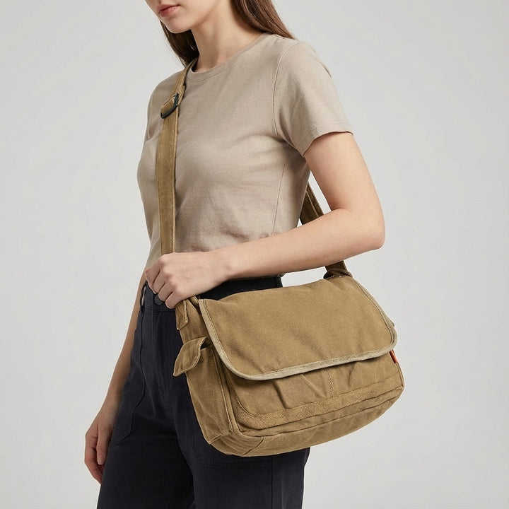 Robuuste vintage reistas UrbanSatchel, unisex, van duurzaam canvas. Ideaal voor korte trips of dagelijks pendelen.
