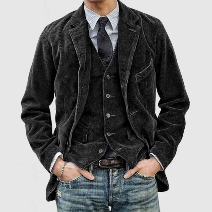 Vintage herenblazer en gilet in retrostijl, marineblauw met een klassieke snit, perfect voor elegante gelegenheden.