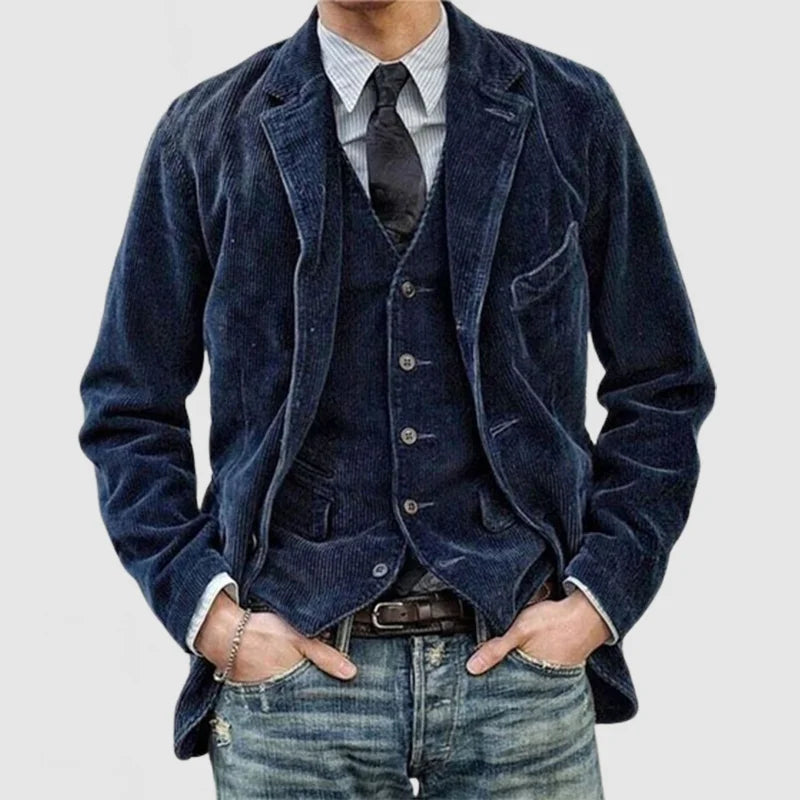 Vintage herenblazer en gilet in retrostijl, marineblauw met een klassieke snit, perfect voor elegante gelegenheden.