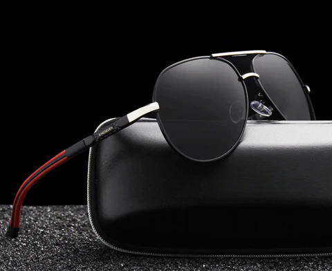 Vintage heren zonnebril met UV400-bescherming, robuust ontwerp, goud-zwart montuur, ideaal voor een stijlvolle uitstraling.