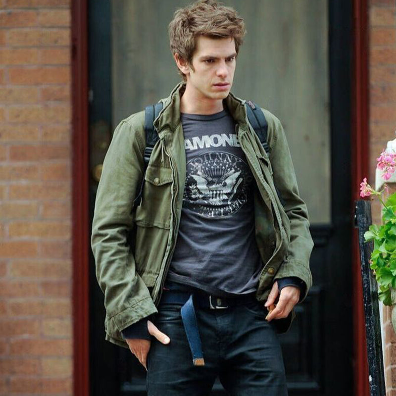 Vintage M-65 dames veldjas, winddicht en robuust, met zakken en capuchon, geïnspireerd op het Vietnam-tijdperk.