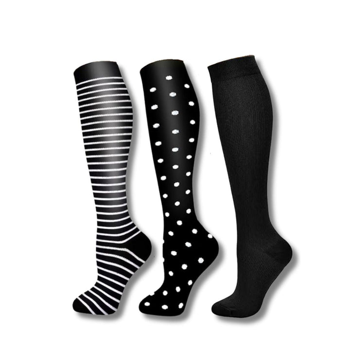 Comfortabele VitalEase dames compressiesokken, ideaal voor reizen en lange vluchten. Voorkomt vermoeide benen.