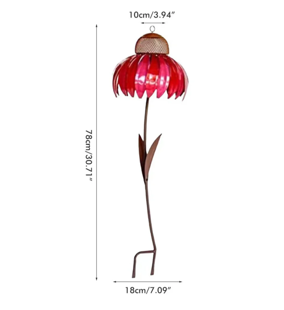 Decoratief vogelhuisje met bloemenpatroon, weerbestendig en biedt vogels bescherming in de tuin.