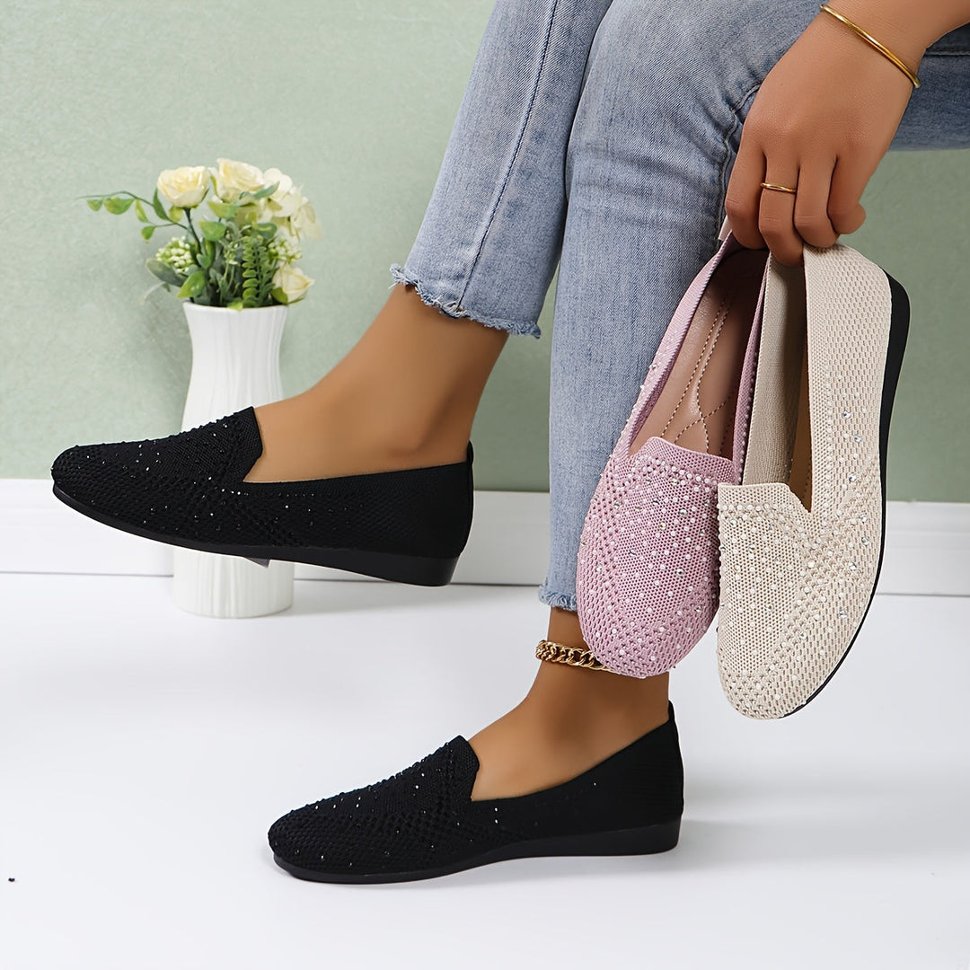 Vooraanzicht van de orthopedische damesschoenen in beige, lichtgewicht, ademend, met flexibel materiaal voor optimaal comfort.