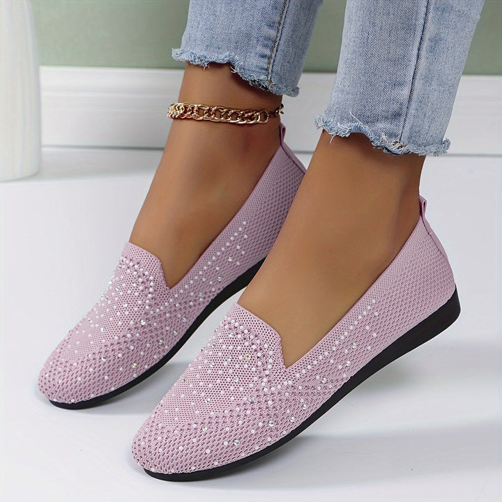 Vooraanzicht van de orthopedische damesschoenen in beige, lichtgewicht, ademend, met flexibel materiaal voor optimaal comfort.