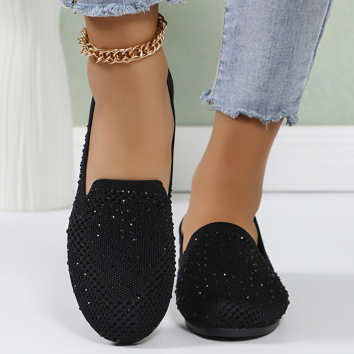 Vooraanzicht van de orthopedische damesschoenen in beige, lichtgewicht, ademend, met flexibel materiaal voor optimaal comfort.
