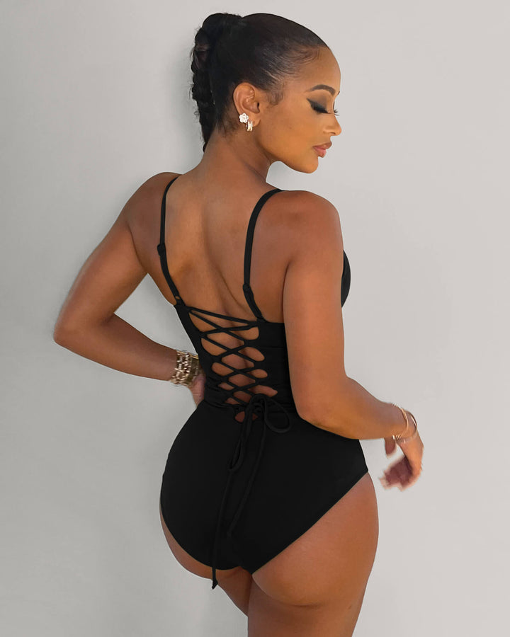 Corrigerend damesbadpak Samira, biedt een flatterende pasvorm en comfort voor een stralende look.