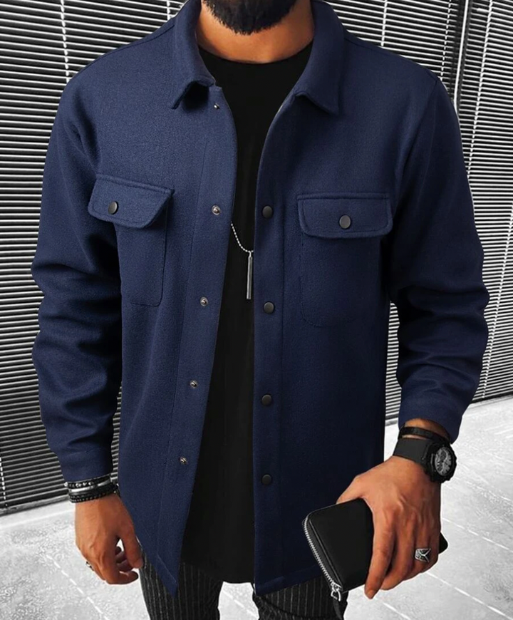 Trendy heren winteroverhemd met lange mouwen, knoopsluiting en praktische borstzakken.