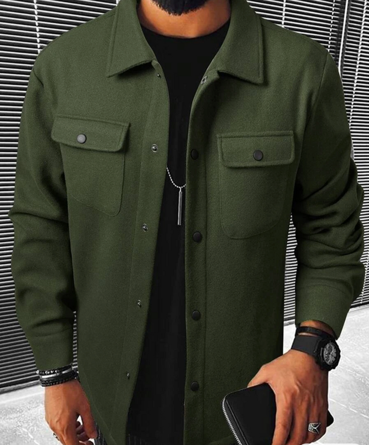 Regular fit warm herenoverhemd met lange mouwen en handige zakken, perfect voor elke winteroutfit.