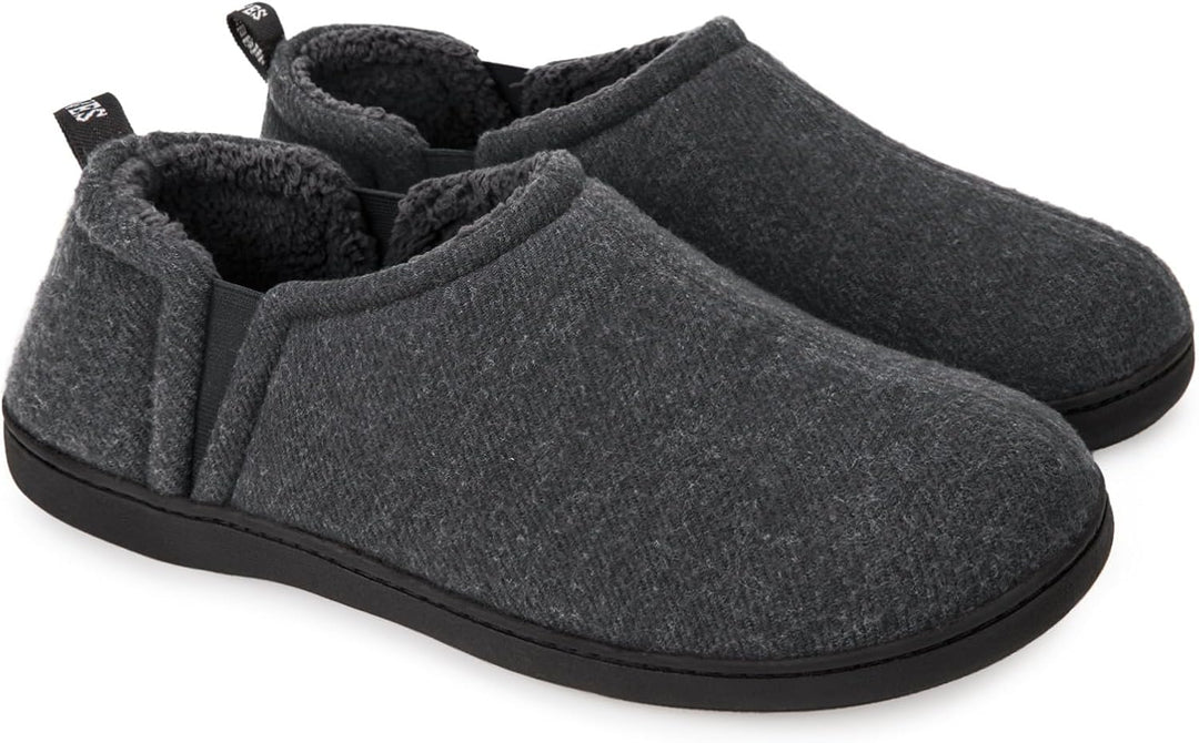 Bruine heren pantoffels Noah, detail van de zachte stof en nette afwerking.