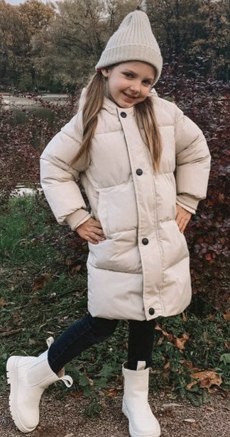 Praktische kinderparka, een warme en duurzame winterjas die comfort en bescherming biedt aan elk kind.