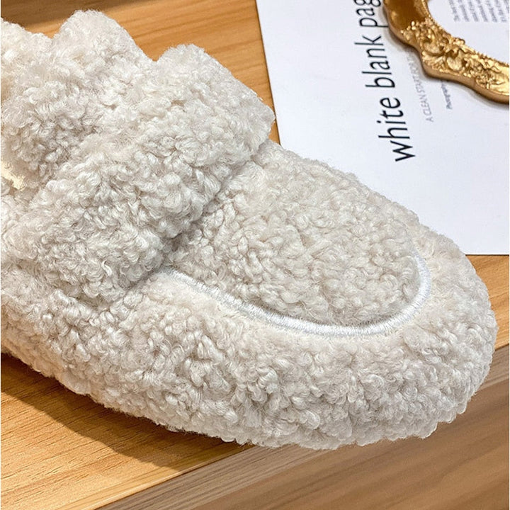 Stijlvolle warme dames sloffen, ideaal als gezellige huisschoenen voor de winter.