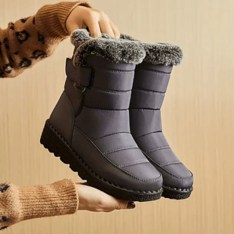 Warme dames winterlaarzen met antislipzolen en waterdicht ontwerp voor stijlvolle winteravonturen.