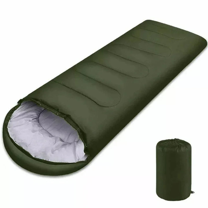 Warmte-geïsoleerde slaapzak, ideaal voor kamperen, waterafstotend en comfortabel, voor een goede nachtrust buiten.