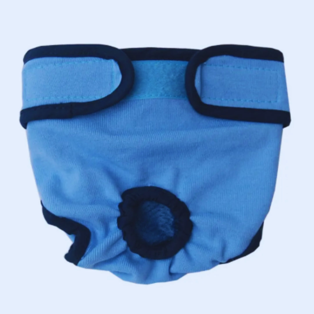 Wasbare hondenluier voor reuen, zacht en ademend, met verstelbare klittenbandsluiting en geïntegreerde staartopening.