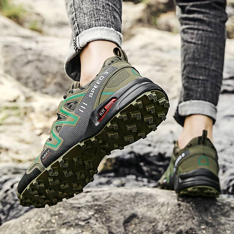 Waterdichte unisex bergbottines in grijs met antislipzool, robuust ontwerp en ademend materiaal, ideaal voor wandelen