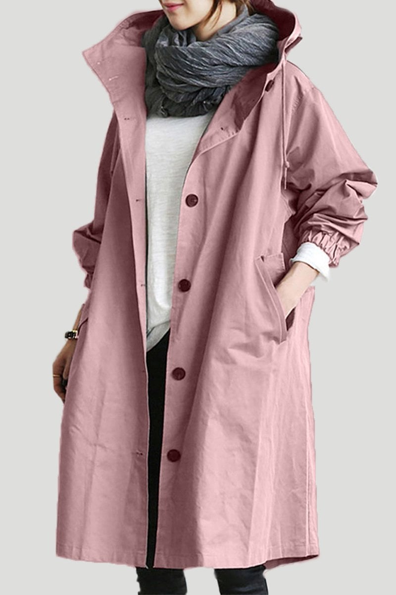 Waterdichte dames trenchcoat met capuchon, elegante snit, ideaal voor regenachtig weer, vooraanzicht, stijlvol en functioneel.